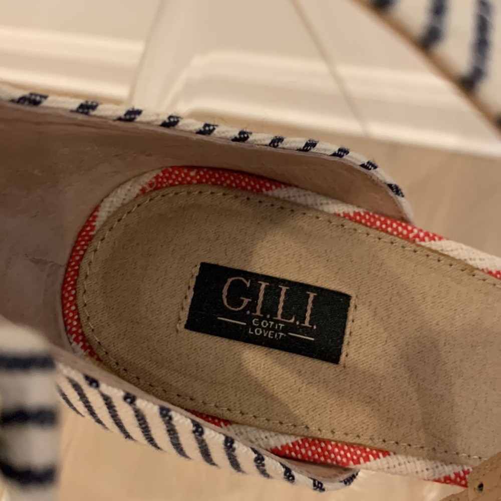 G.I.L.I. Red and White Striped Heels - Picture 5 of 8